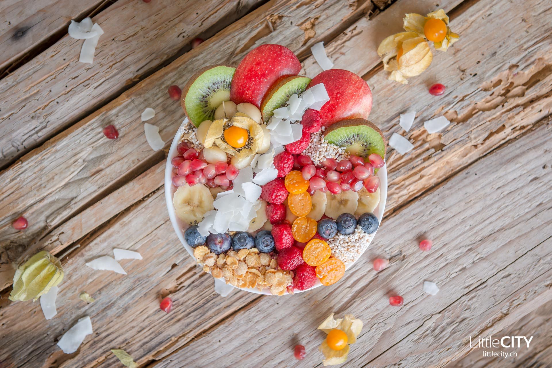 Smoothie Früchte Bowl gesundes Frühstück