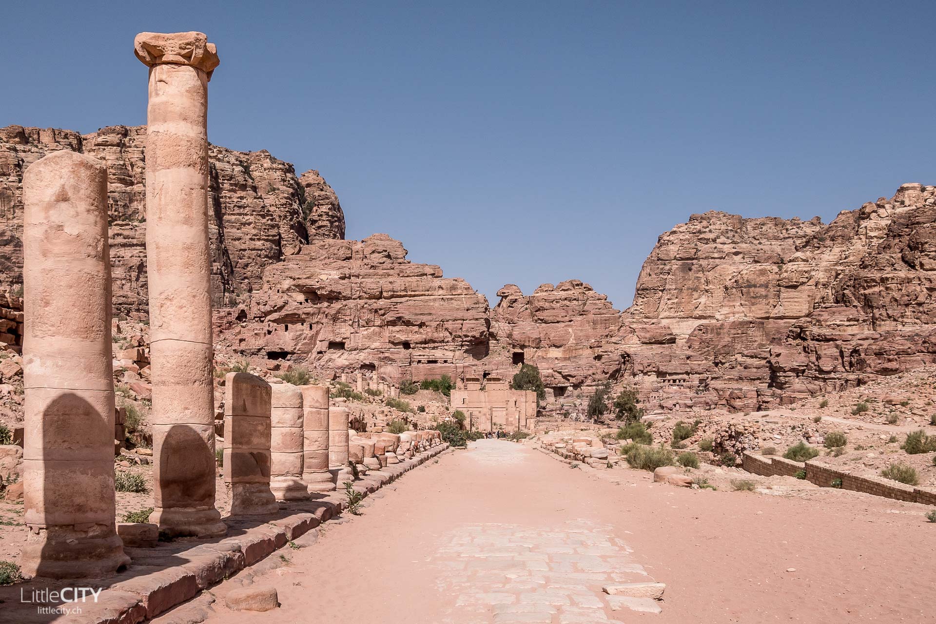 Petra Jordanien Bauwerke Säulen