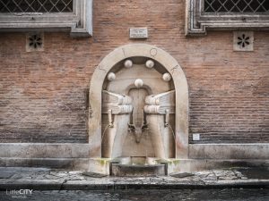 Rom Sehenswürdigkeiten Nasone Trinkwasser Brunnen