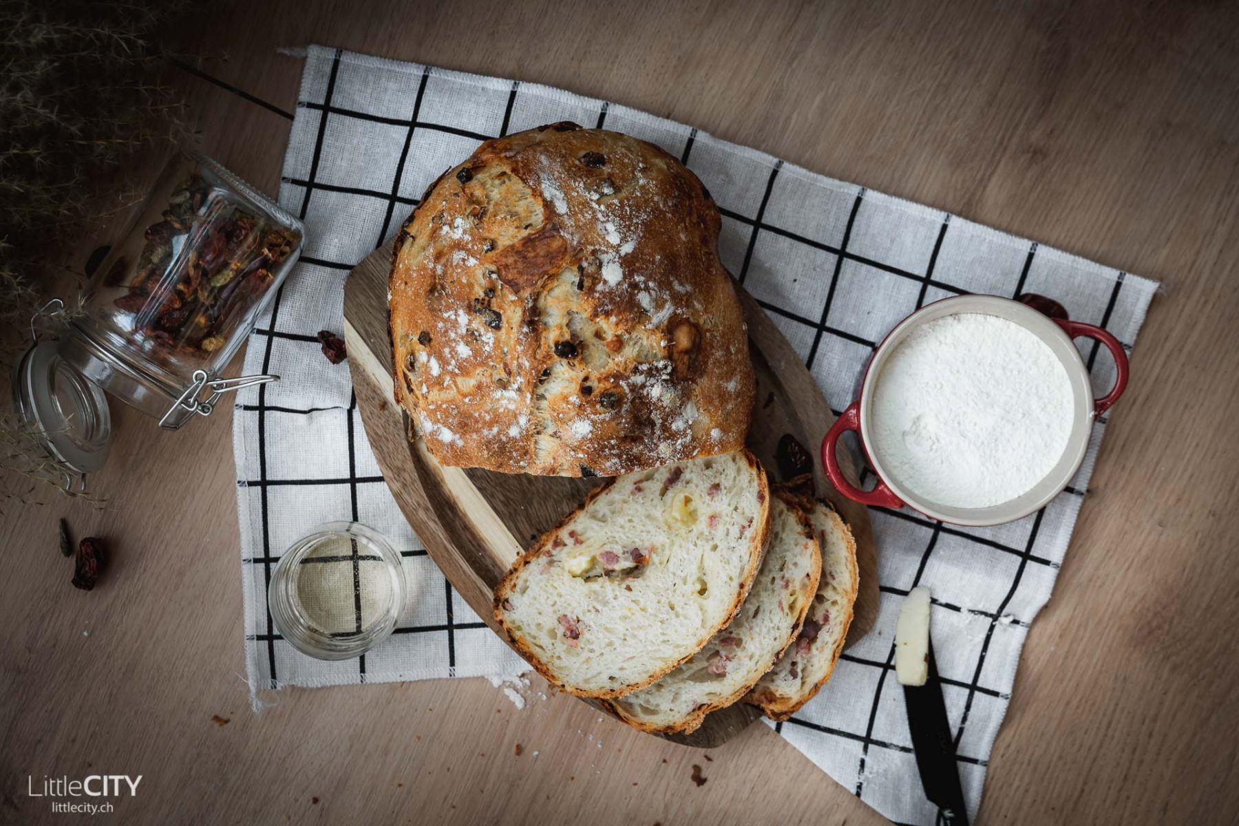 Käse-Speck-Zwiebel Brot: Bestes Rezept für Brotliebhaber