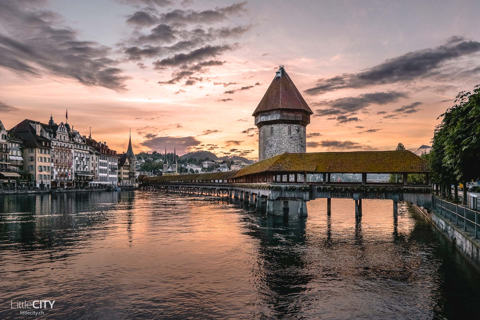 Luzern Sonnenaufgang Kappelbrücke